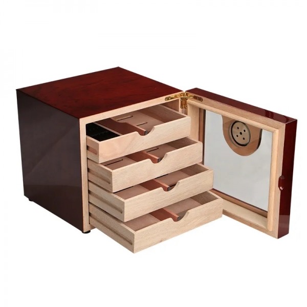 HUMIDOR 4 predali